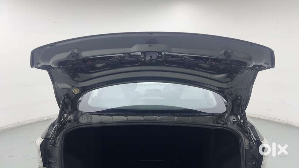 Tata Tigor Xe, 2022, Petrol