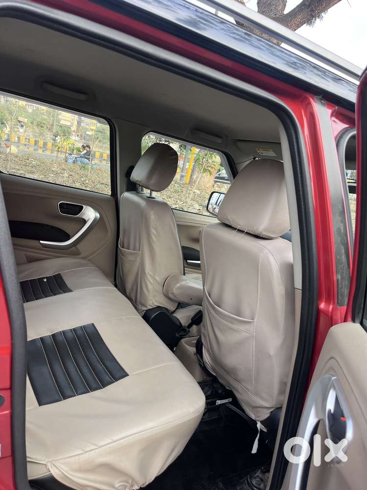 Mahindra Tuv 300 T10 Opt Dual Tone, 2018, Diesel