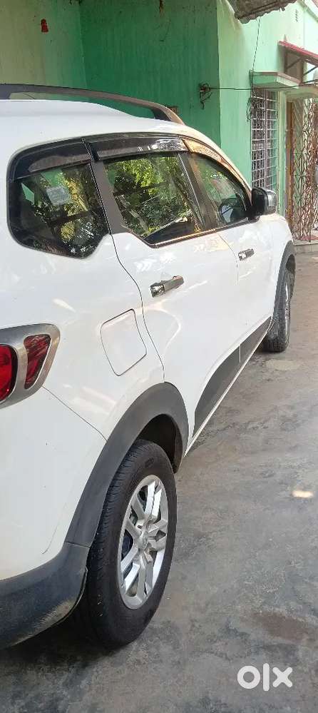 Showroom Condition Renault Triber 31k Km Accident-free & Scratchles