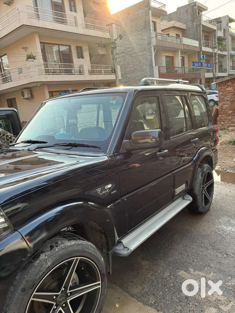 Mahindra Diesel 2021 Car