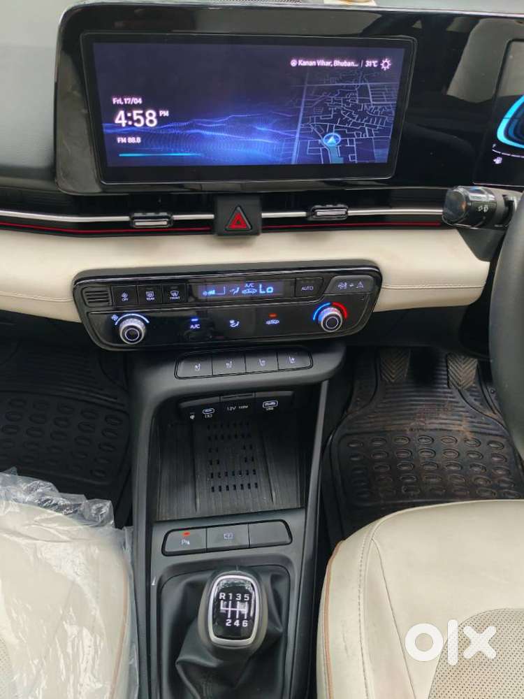 Hyundai Verna 1.5 Sx (o) Ivt, 2025, Petrol