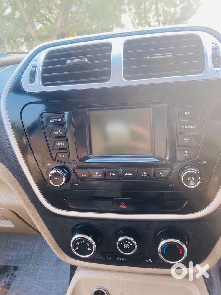 Mahindra Tuv 300 T8, 2016, Diesel