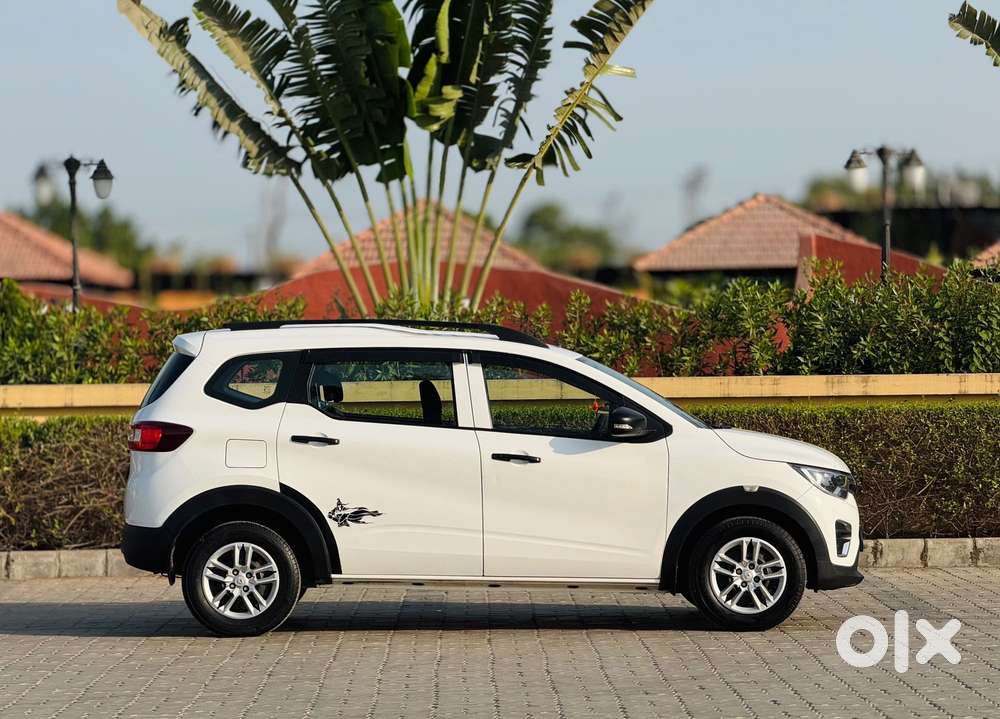 Renault Triber Rxl, 2023, Petrol