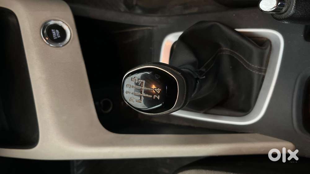 Nissan Magnite 1.0 Xv, 2022, Petrol