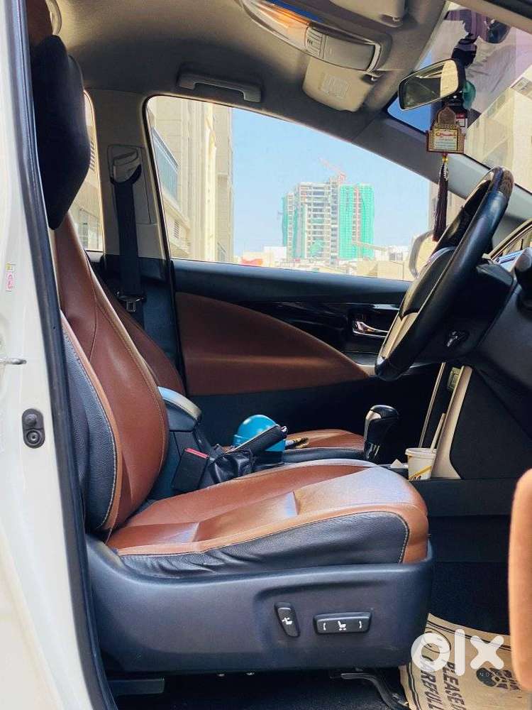 Toyota Innova Crysta 2.8z Automatic, 2016, Diesel