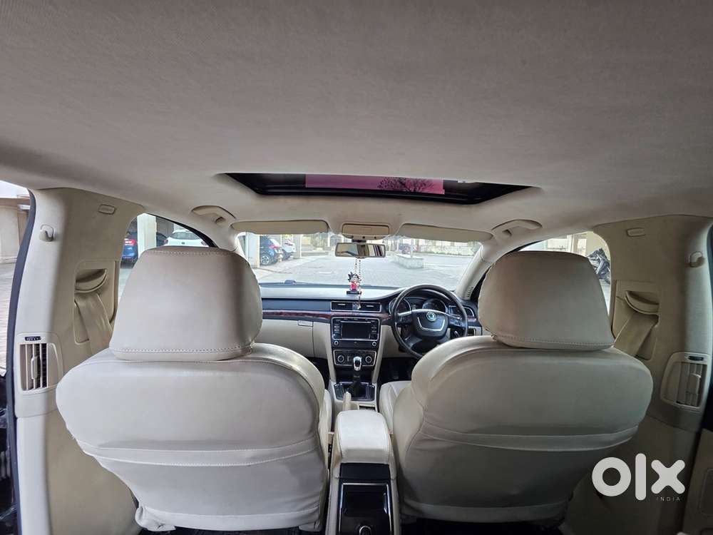 Skoda Superb Petrol 2012