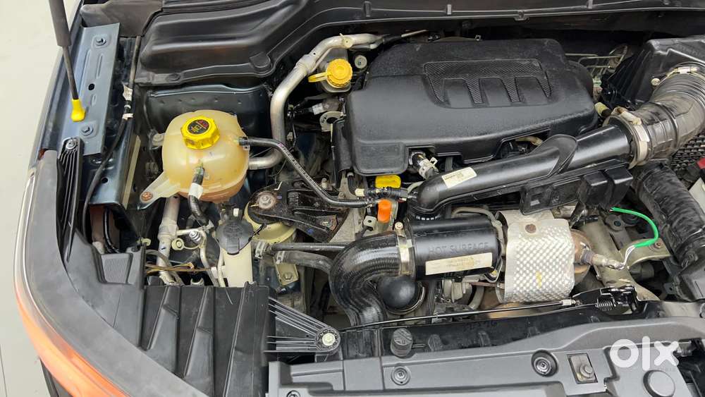 Mahindra Xuv300 W6, 2022, Petrol