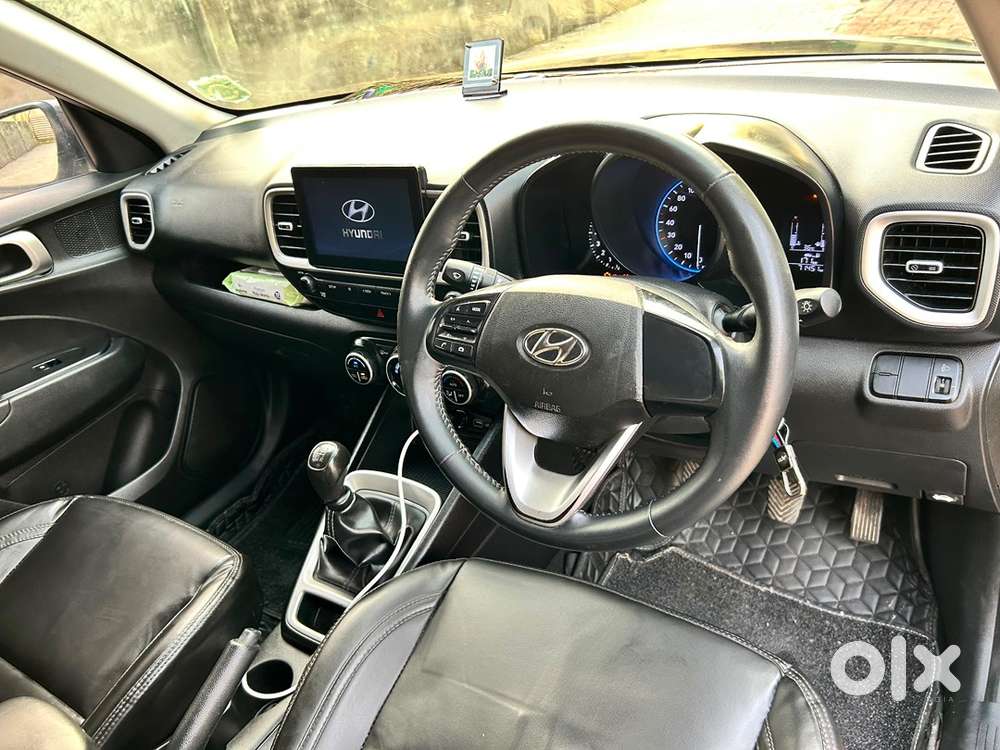 Hyundai Venue Petrol 2022