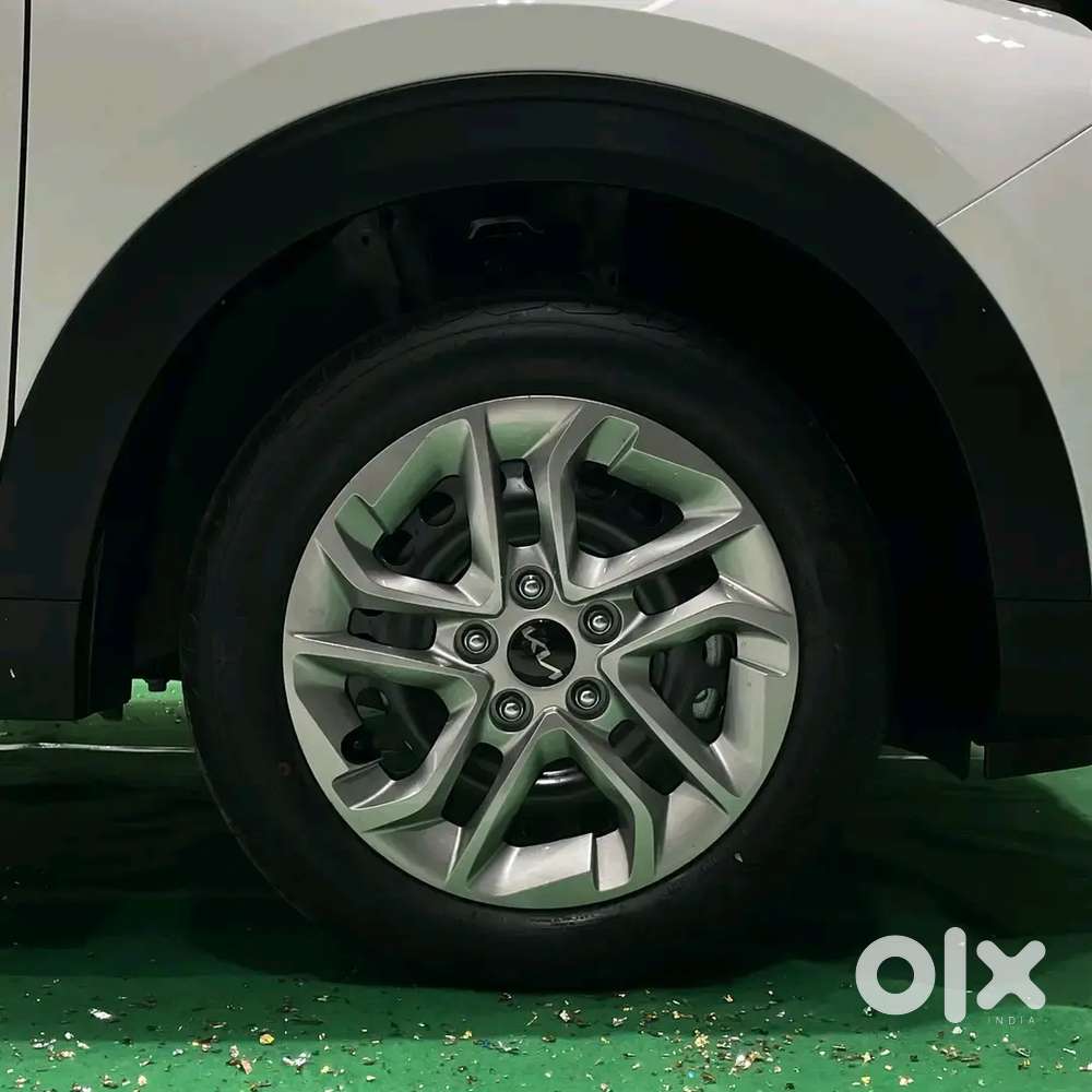Kia Carens G1.5cng 6mt Premium(o)7