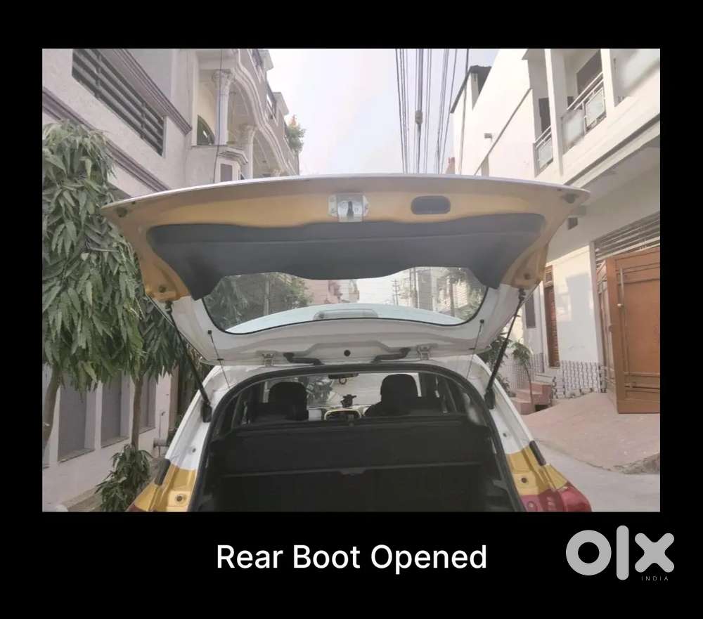 Maruti Vitara Brezza Zdi+ (top Model)july 2017 47,160 Km  Dual Tone