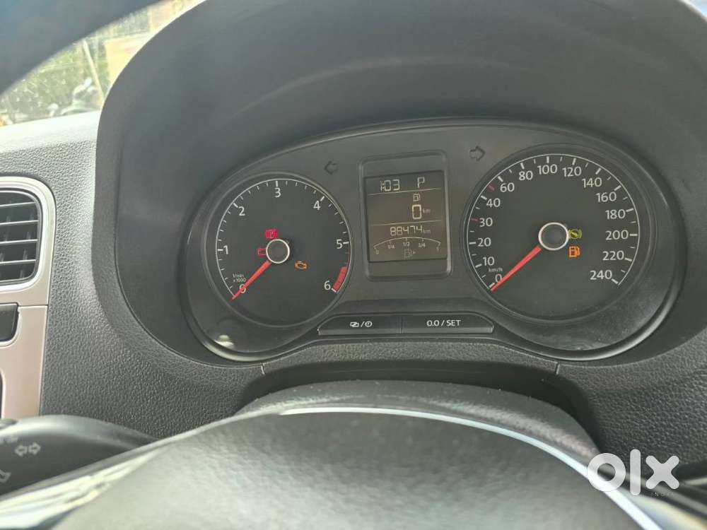 Volkswagen Ameo 1.5 Tdi Highline At 16 Alloy, 2016, Diesel