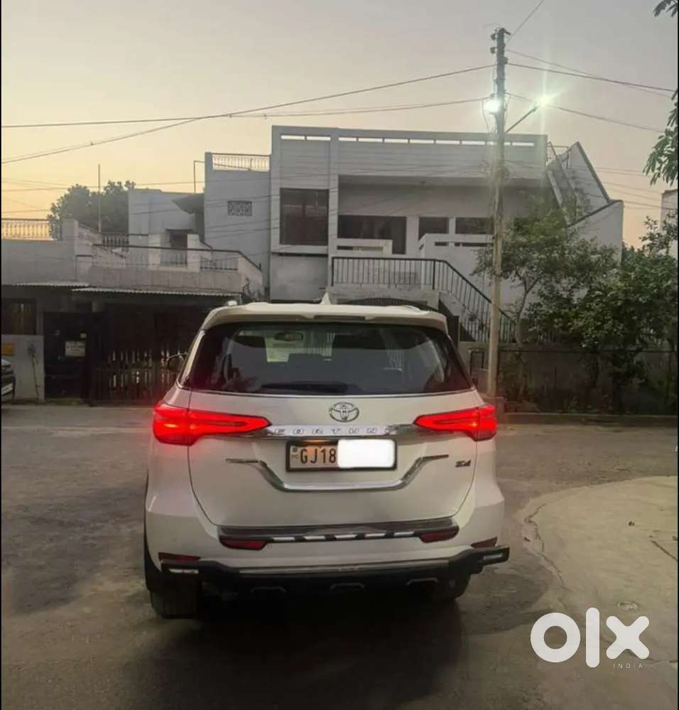 Toyota Fortuner Legender 2023