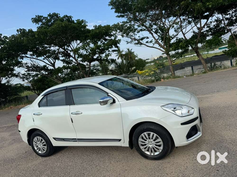 Maruti Suzuki Dzire 2023 Petrol 27200km Driven