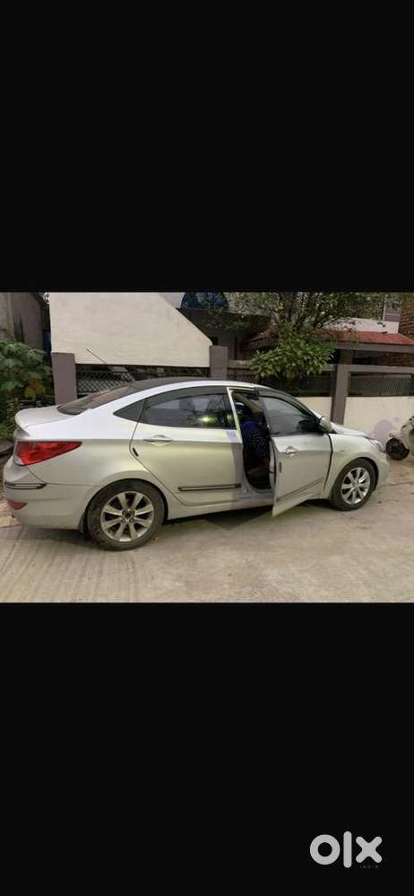 Hyundai Fluidic Verna 2011