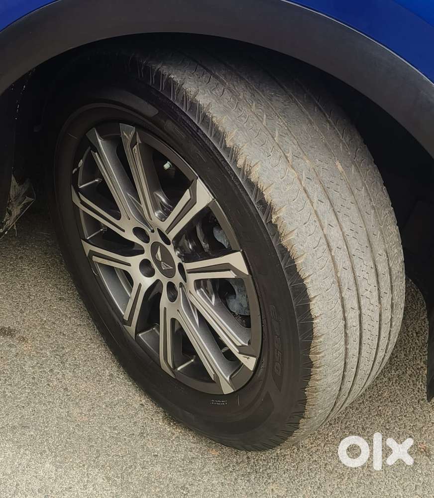 Mahindra Xuv700 2.2 Ax 7 Diesel Mt Luxury Pack Str, 2023, Diesel