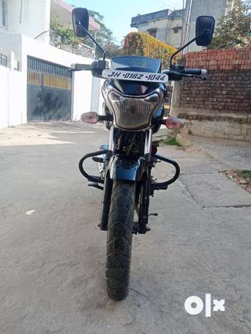 Bajaj V15 bike.With Ownership transfer 40000 Motorcycles