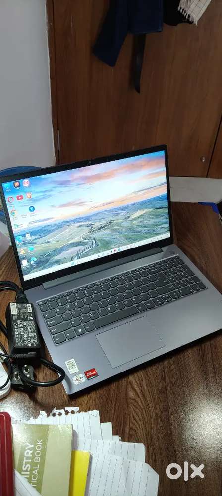 Lenovo V15 G4 AMD athlon silver 7120U 8GB/512GB window 11