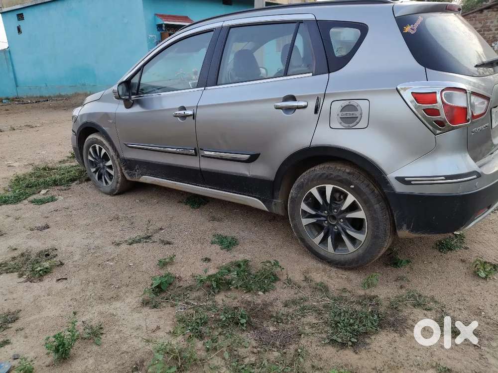Maruti Suzuki S-cross Top Model Silver Coler Pussbutten Start Allohill