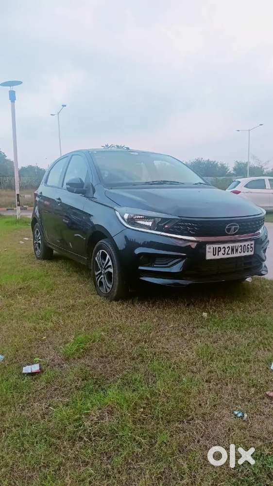 Tata Tiago Revotorq 2023 Petrol