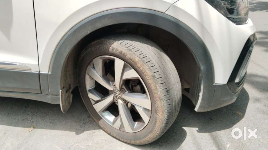Volkswagen Taigun 1.0 Tsi Topline At, 2023, Petrol