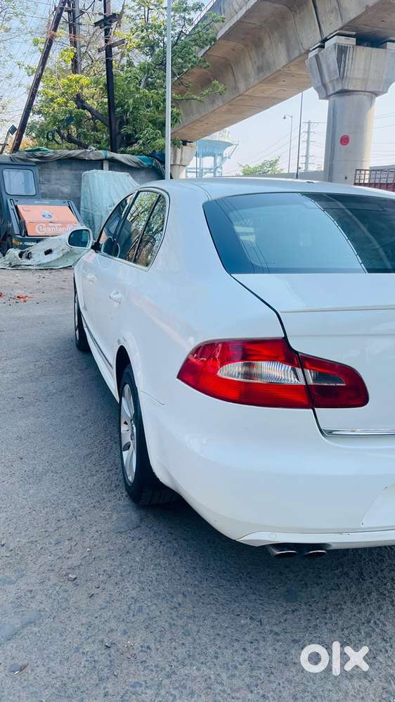 Skoda Superb Petrol 2013