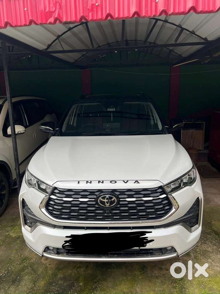 Toyota Innova Hycross 2025 Exclusive Edition