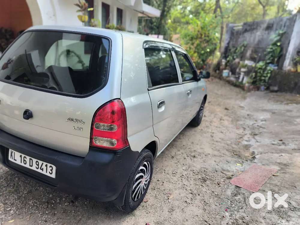 Good Condition, There Is A Problem With The Door Lock