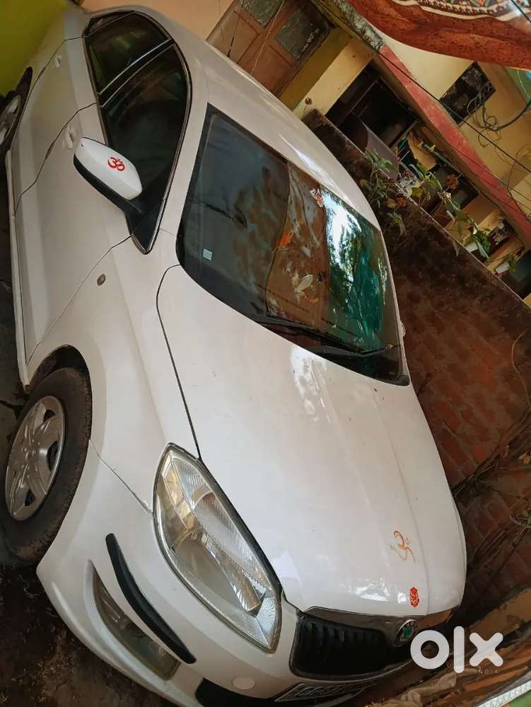 Skoda Rapid 2013 Diesel 98000 Km Driven