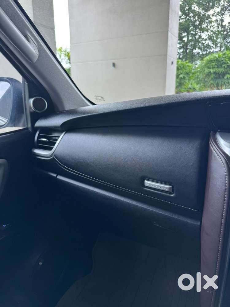 Toyota Fortuner 4x4  Automatic