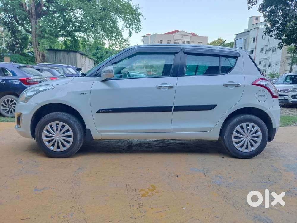 Maruti Suzuki Swift Vxi Abs Bsiv, 2017, Petrol