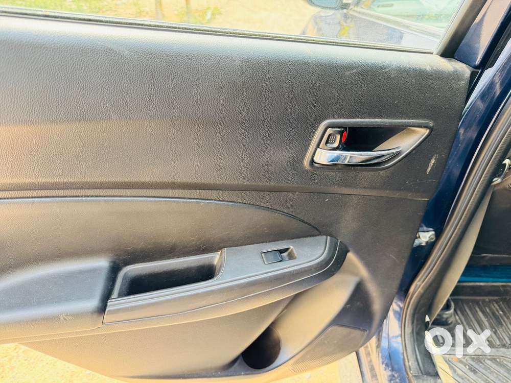 Maruti Suzuki Swift Vvt Vxi, 2021, Petrol