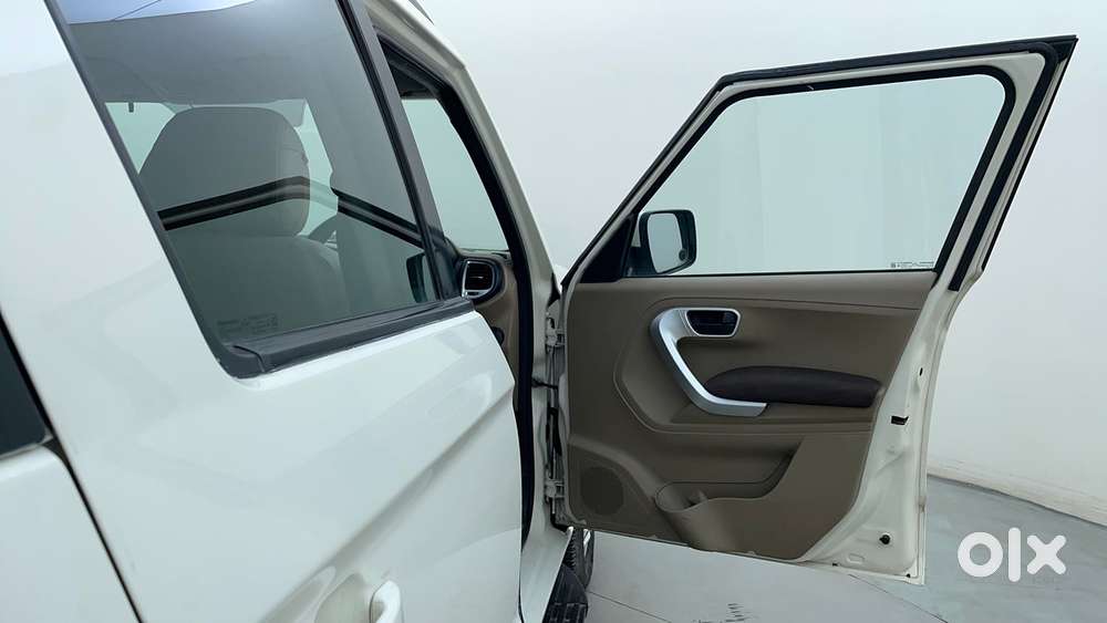 Mahindra Tuv 300 T8, 2015, Diesel