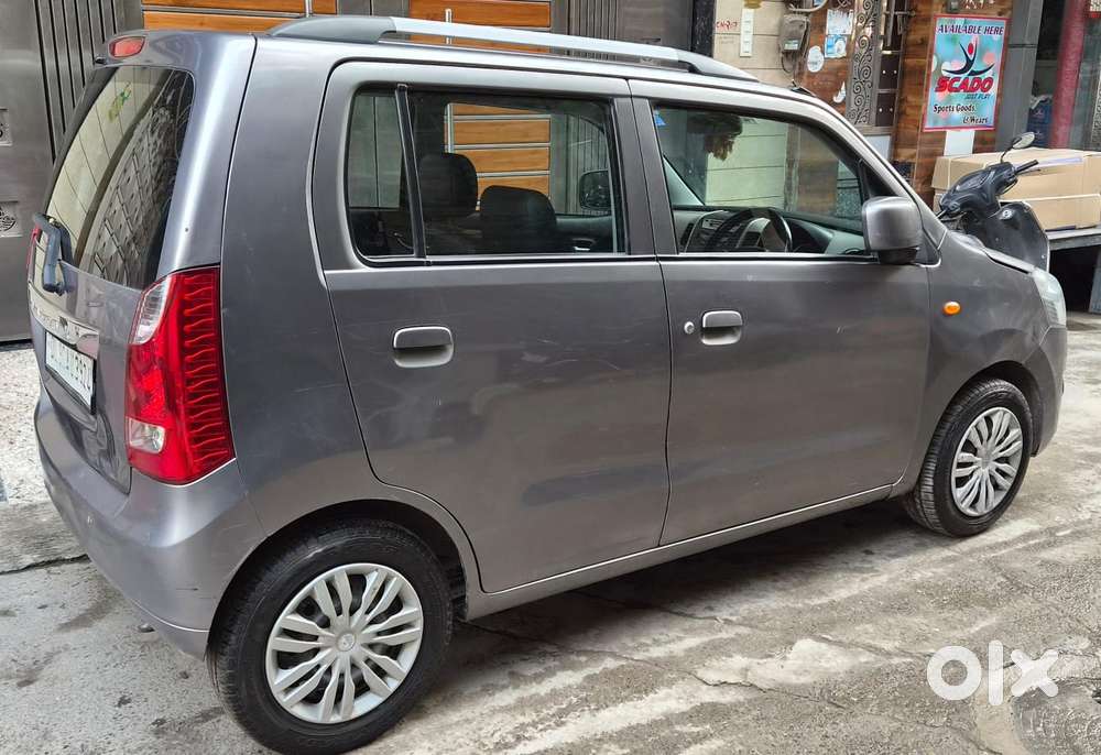 Maruti Suzuki Wagon R Amt Vxi Plus, 2016, Cng & Hybrids