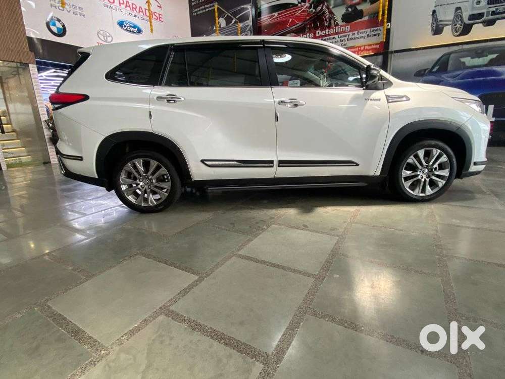 Toyota Innova Hycross 2.0 Zx Hybrid 7 Str, 2025, Petrol