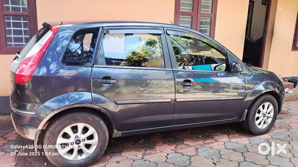 Ford Figo Titanium 2012 Diesel