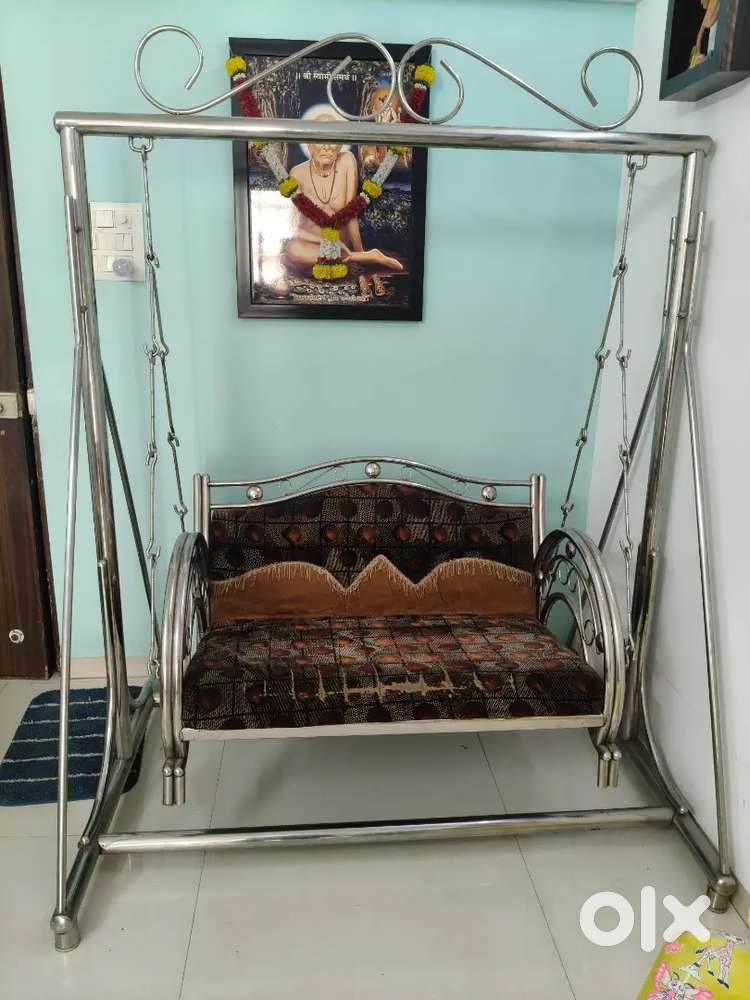 l standing swing( jhula)