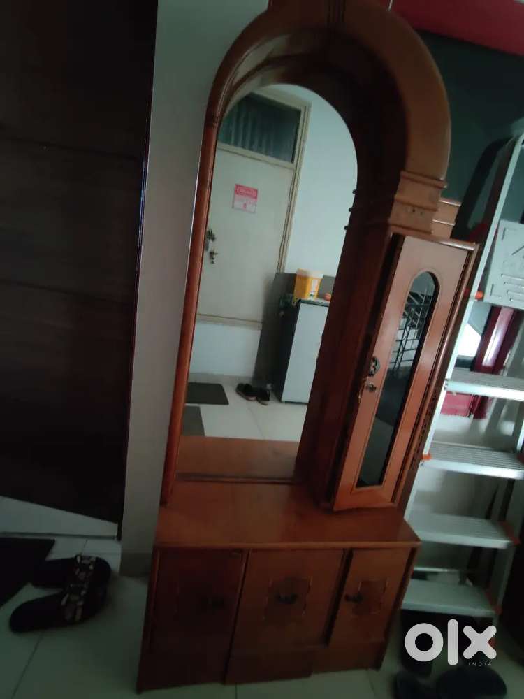 Dressing table