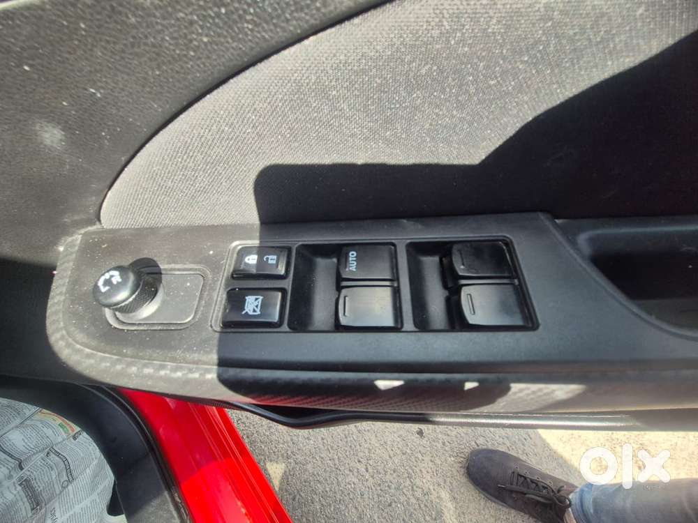 Maruti Suzuki Swift Vxi + Manual, 2022, Petrol