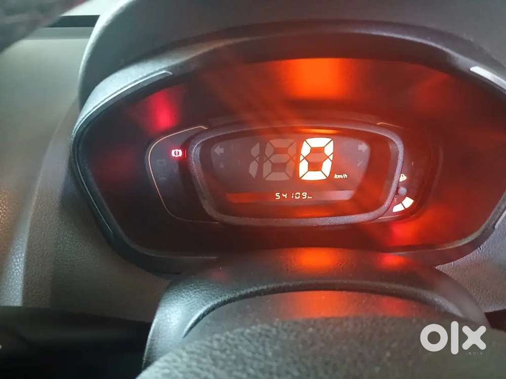 2017 Renault Kwid Rxt (o) 1.0 Sce Well Maintained