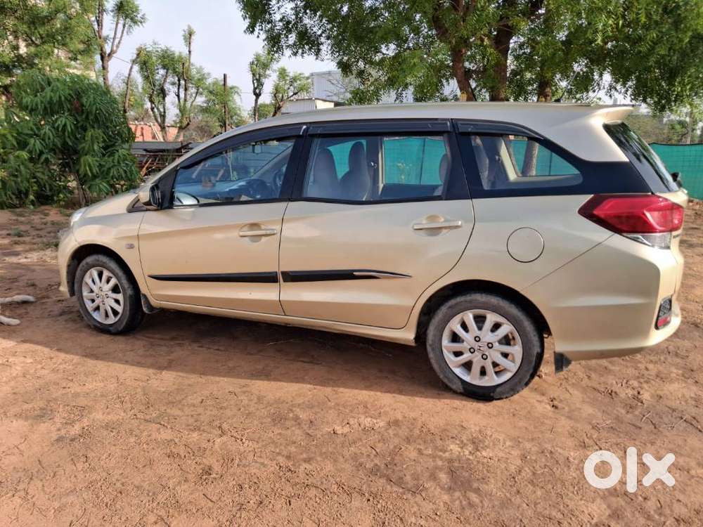 Honda Mobilio Model: 2015 (top Variant - V)