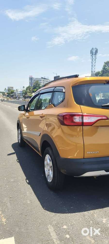 Renault Triber Rxz, 2019, Petrol