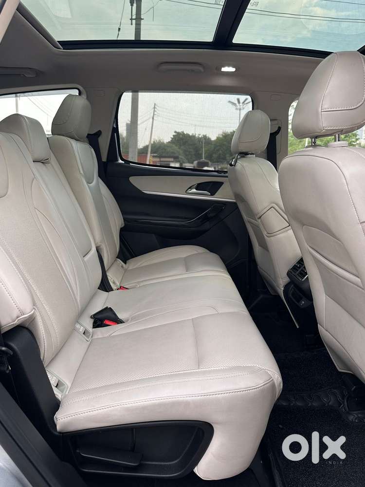 Mahindra Xuv700 2.2 Ax 7 Diesel At Str, 2024, Diesel