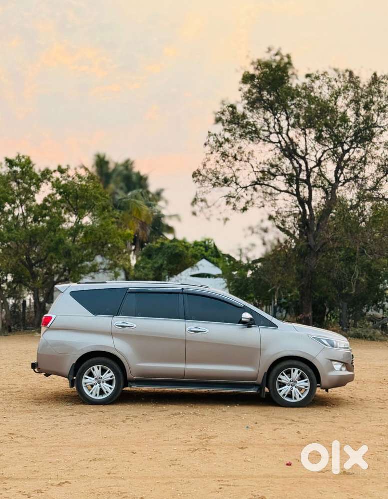 Toyota Innova Crysta 2.8z Automatic, 2016, Diesel