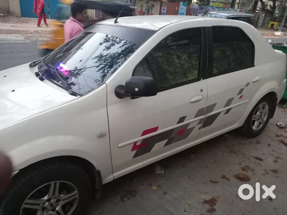 Mahindra Renault Logan 2013 Petrol Well Maintained