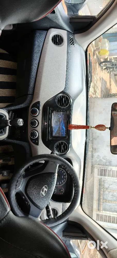 Hyundai Grand I10 2015 Petrol 28000 Km Driven