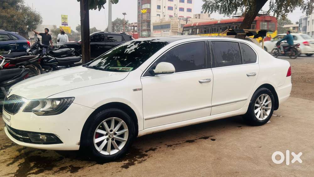 Skoda Superb 2014 Diesel 91200 Km Driven