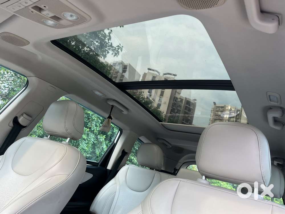 Mahindra Xuv700 2.0 Ax 7 Petrol At Luxury Pack Str, 2022, Petrol