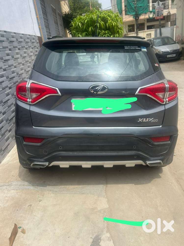 Mahindra Xuv300 W6 Diesel 2022  First Owner  Sunroof  28,000 Km