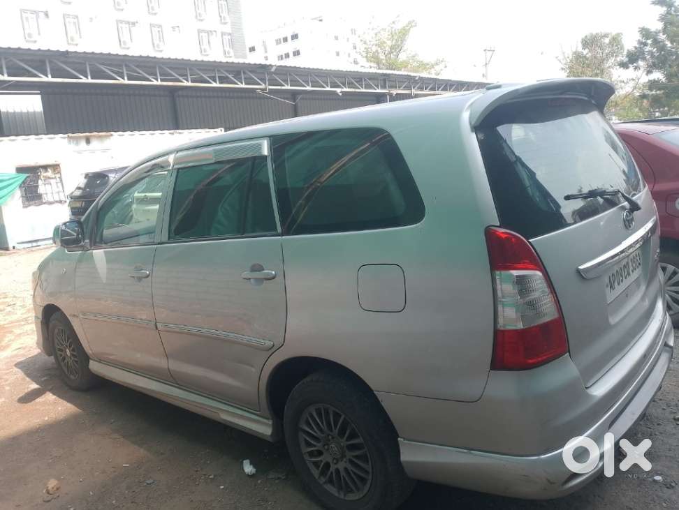 Toyota Innova 2.5 G (diesel) 8 Seater Bs Iv, 2012
