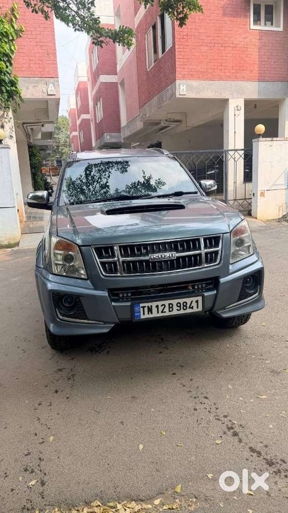 Isuzu Mu 7 4x2, 2014, Petrol